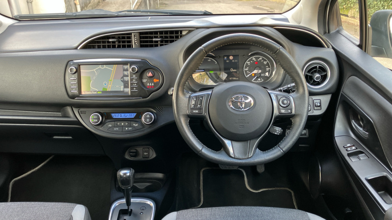 Toyota Yaris 1.5 Hybrid Y20 5dr CVT [Bi-tone] Hybrid Hatchback